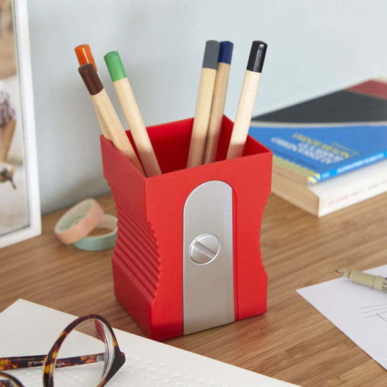 Pot à crayons taille crayons rouge
