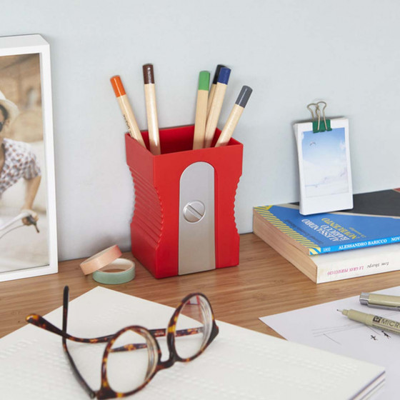 Pot à crayons taille crayons rouge