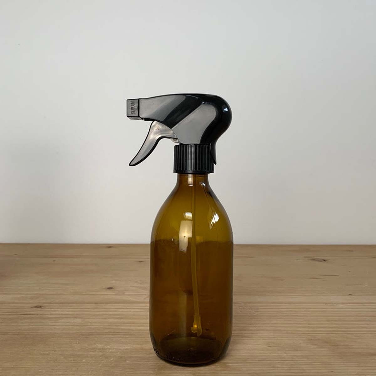 Vaporisateur spray en verre ambré 500 ml