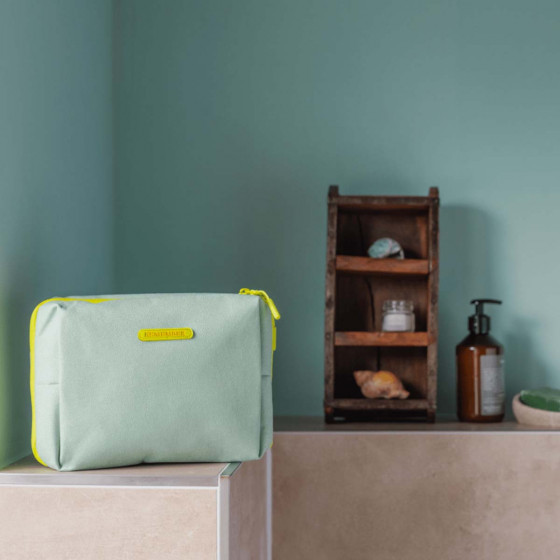 Trousse de toilette compacte