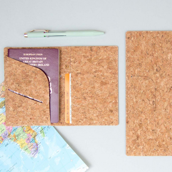 Etui passeport en liège