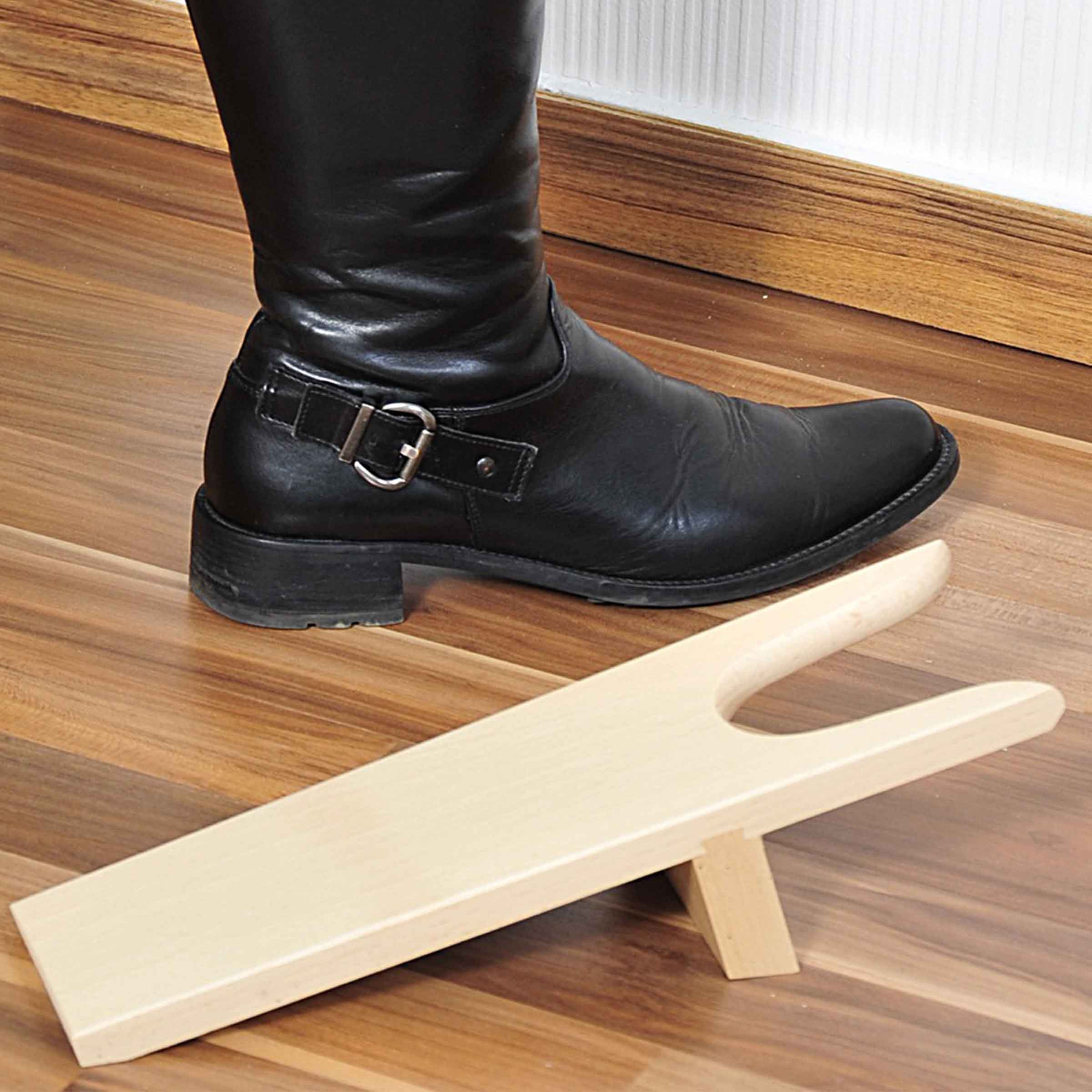 Tir-bottes en bois clair pour entrée 