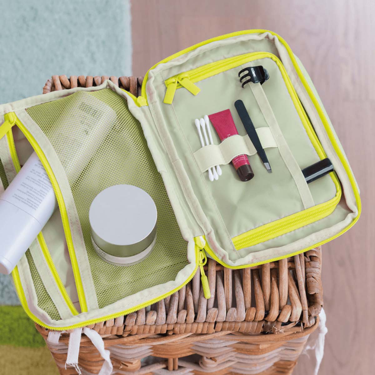 Trousse de toilette compacte
