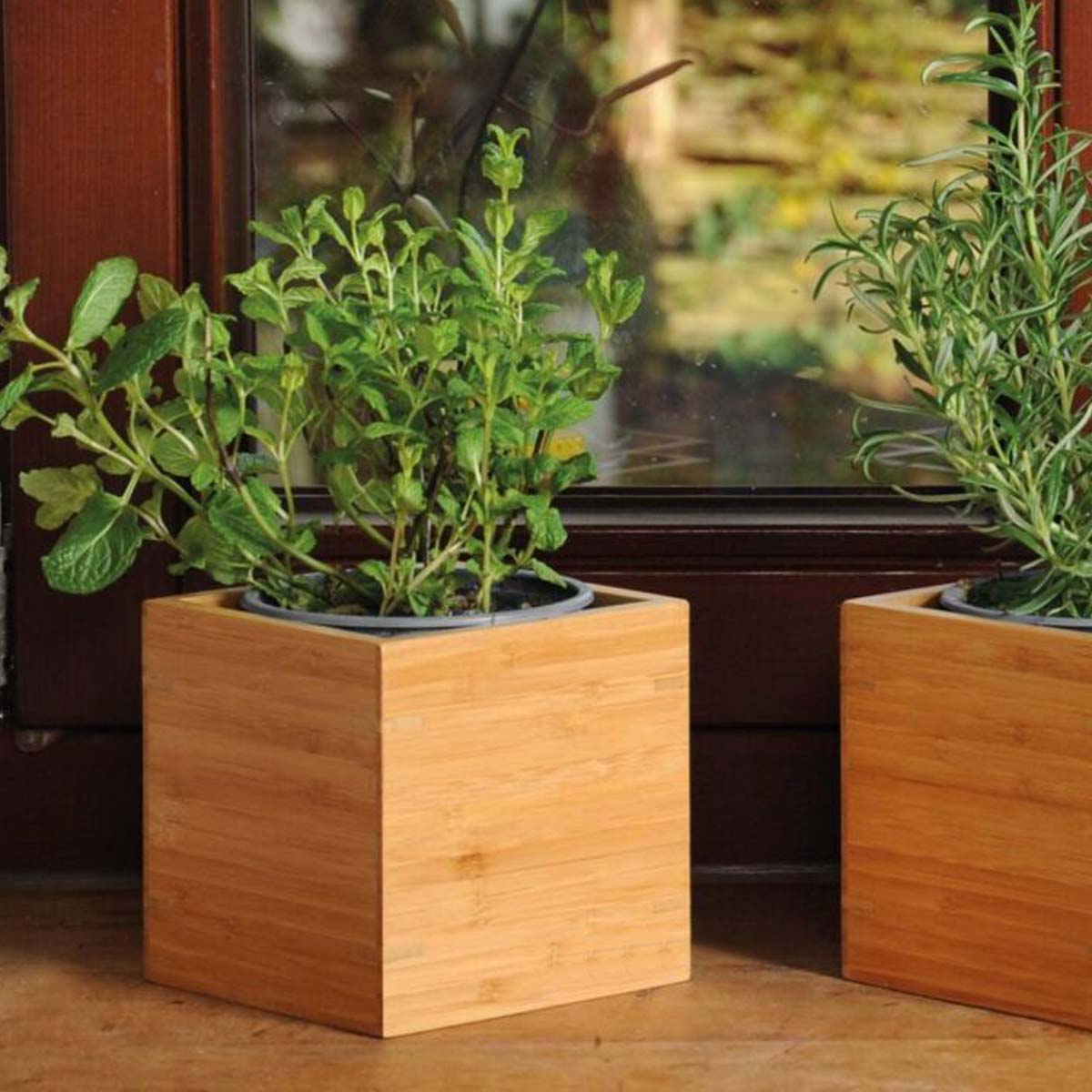 Porte couverts de restaurant en bambou