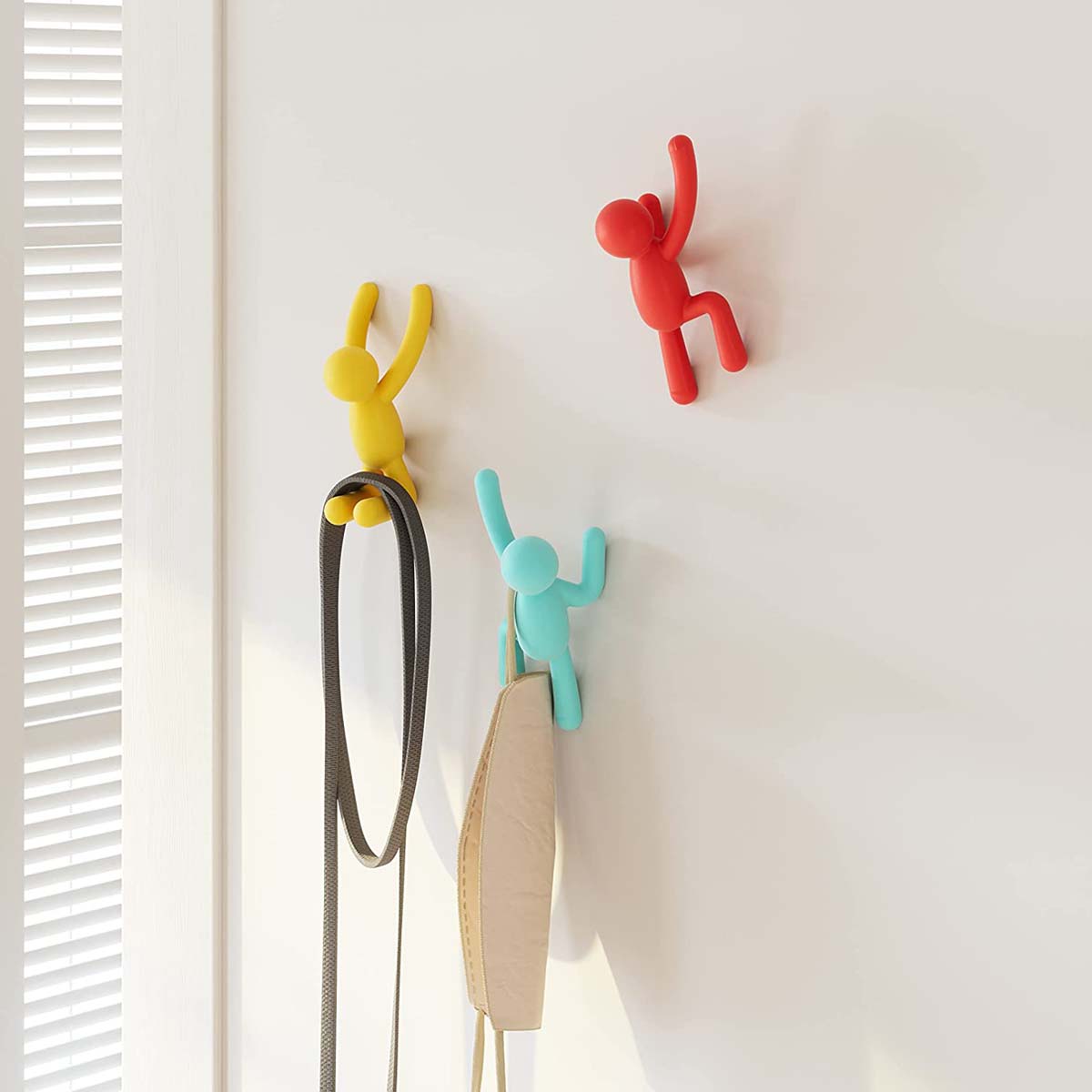 3 patères murales ludiques multicolores