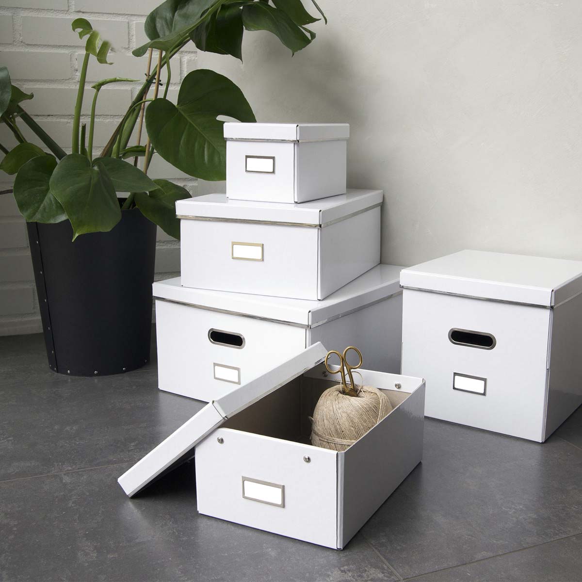 Boîte de stockage en carton avec poignée