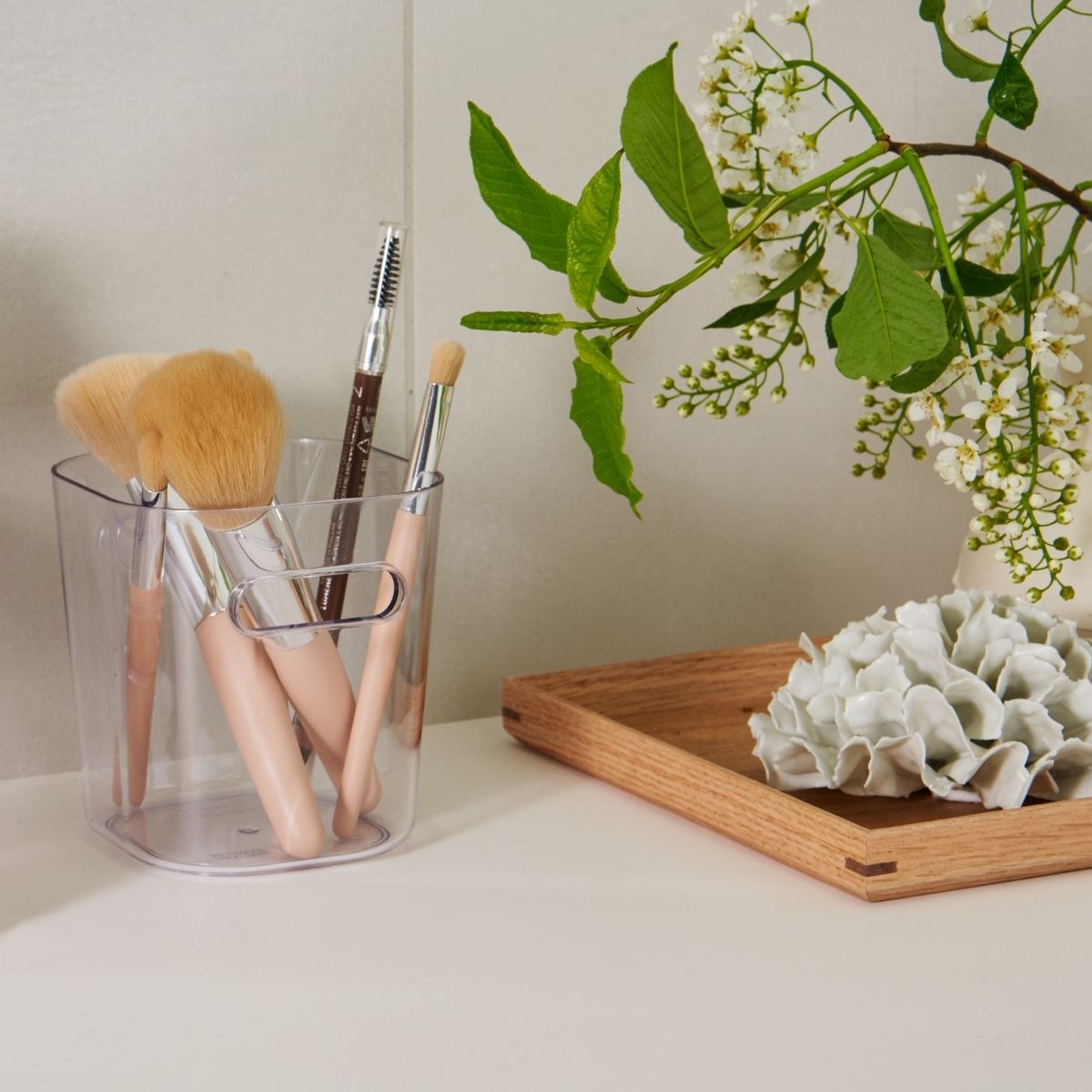 Pot à maquillage transparent