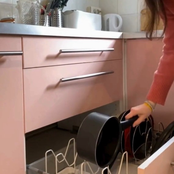 Rangement pour poêles et couvercles de cuisine